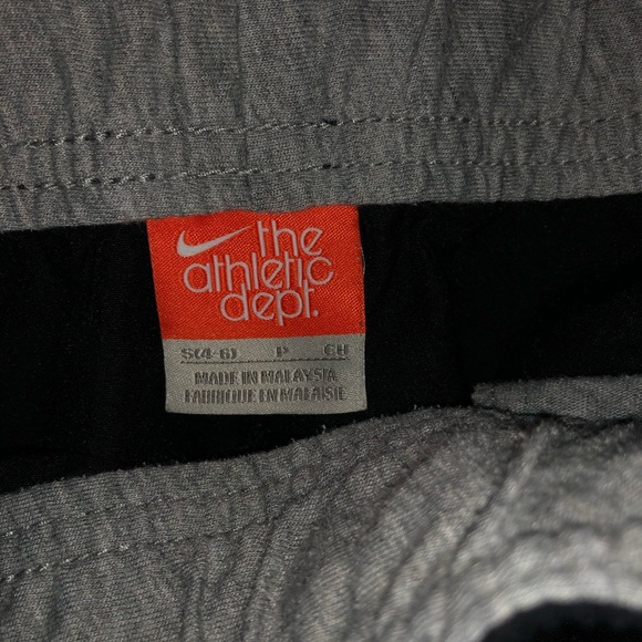 Nike Capri - Picture 2 of 3